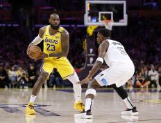 IM体育下载-包含勒布朗-詹姆斯连续9场比赛得分30+，湖人压哨绝杀国王的词条