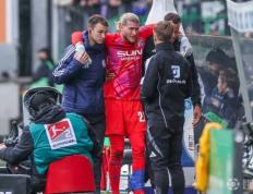 IM体育官方平台-沙尔克04中场受伤倒下，或将缺席多场比赛的简单介绍