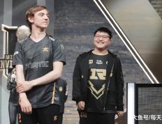 IM体育注册链接-阿联酋越野滑雪选手霸气登顶