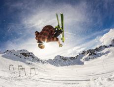 IM体育-迪巴拉终场绝杀定乾坤，马赛逆境绽放欧战之光