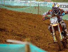 IM体育赛事直播入口-智利红魔的加泰罗尼亚之夜，卢卡库如何让巴萨听见安第斯山脉的心跳