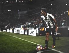 IM体育在线注册-上海队对阵广东队，哈利伯顿稳定输出不掉线