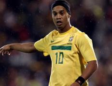 IM体育官方网站-赛场烽火，深圳队力克公牛，东契奇点燃全场激情