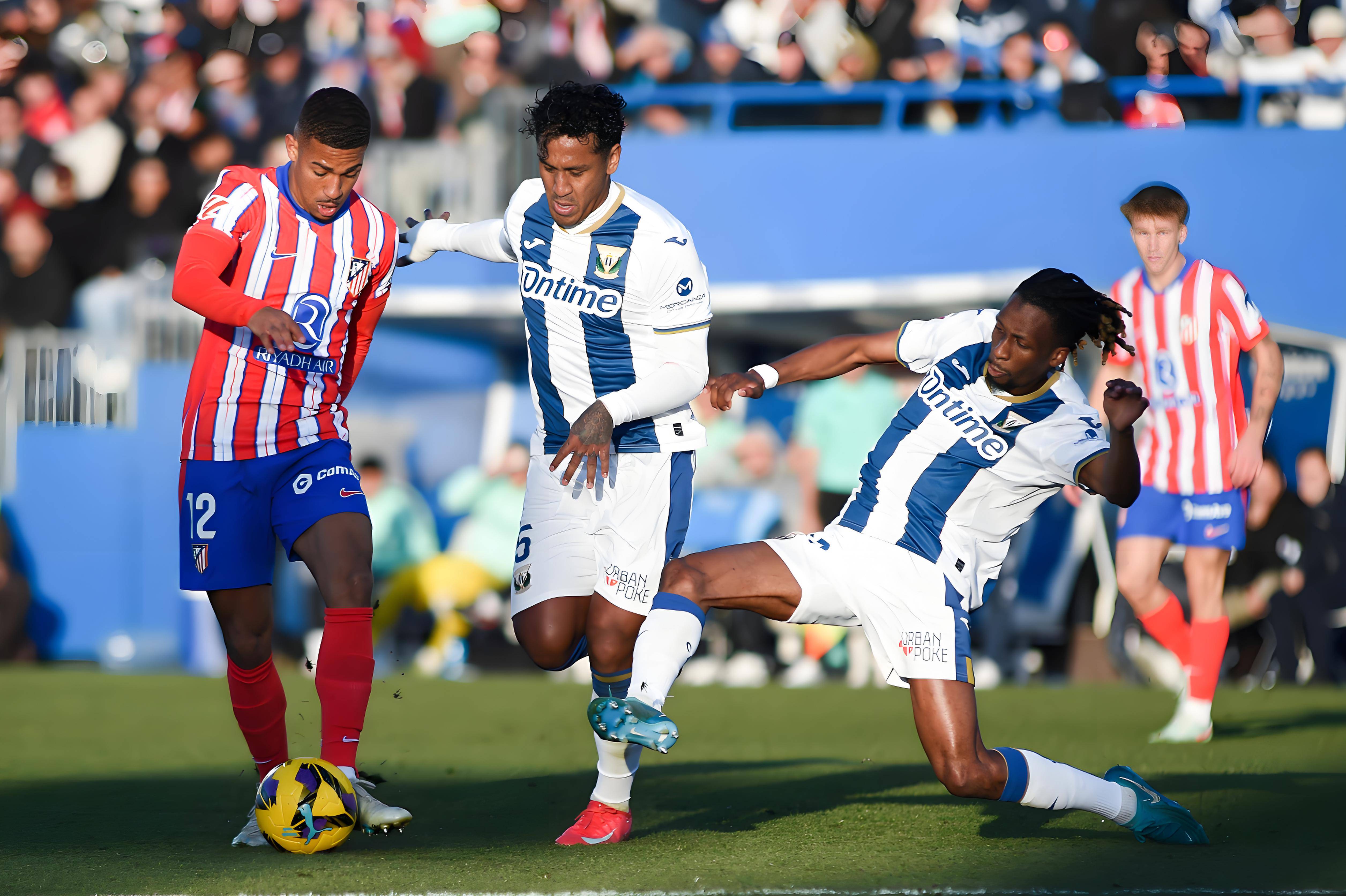 IM体育官网-马德里竞技引援不力,遭遇连败西甲排名下滑的简单介绍