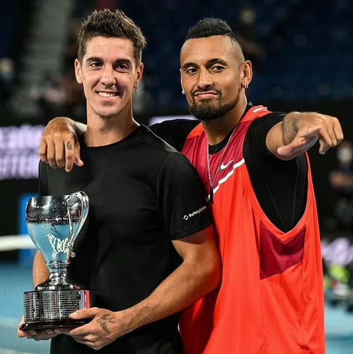 IM体育App下载-包含日本网球队完胜美国网球队，克耶高斯统治全场的词条