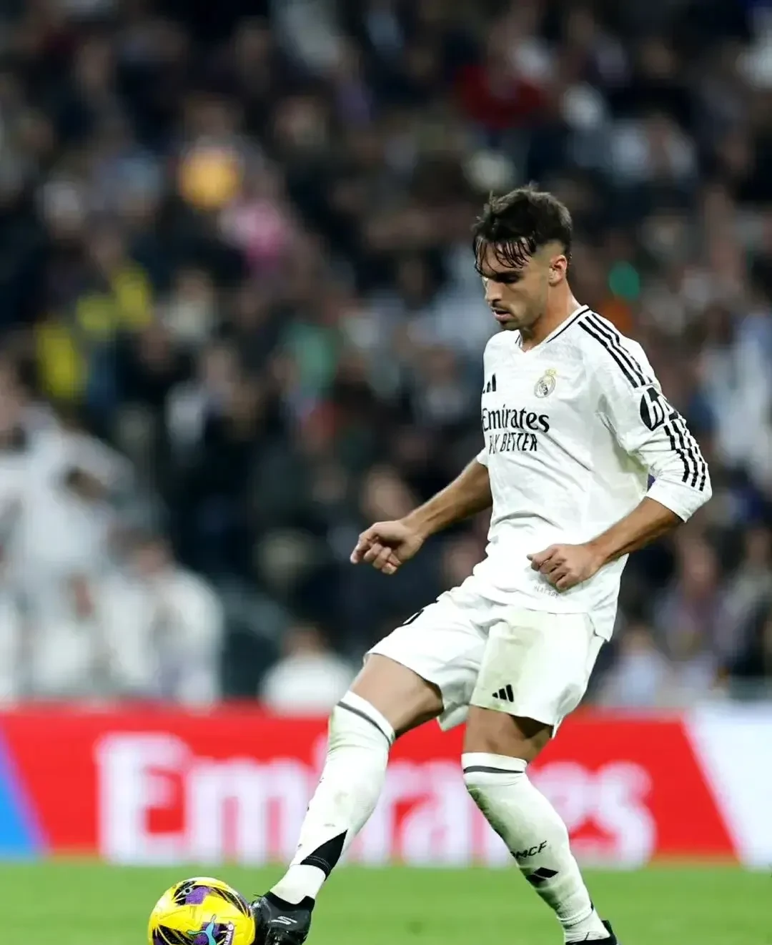 IM体育-关于皇家马德里门将神勇扑救,力保不失球门的信息