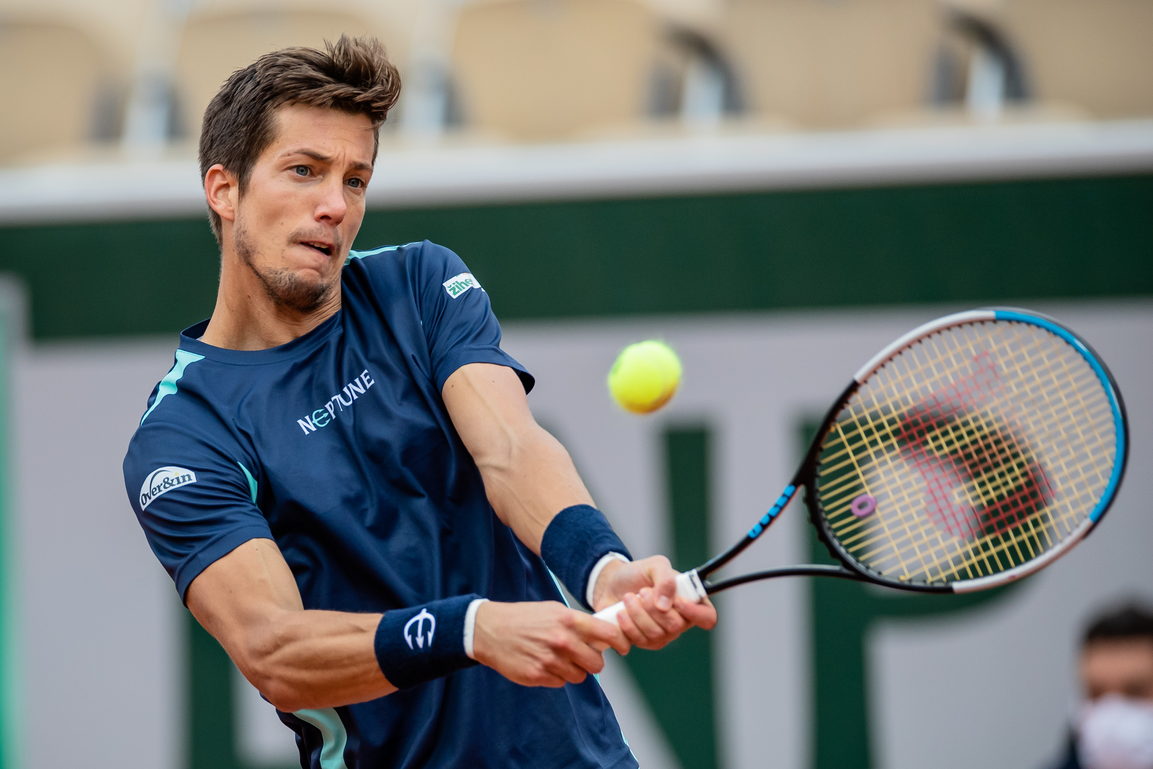 IM体育官方平台-世界网球队逆转法国网球队,西西帕斯制霸全场