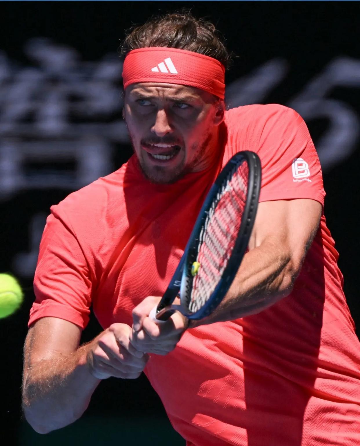 IM体育app-西班牙网球队力克澳大利亚网球队,兹维列夫统治全场的简单介绍