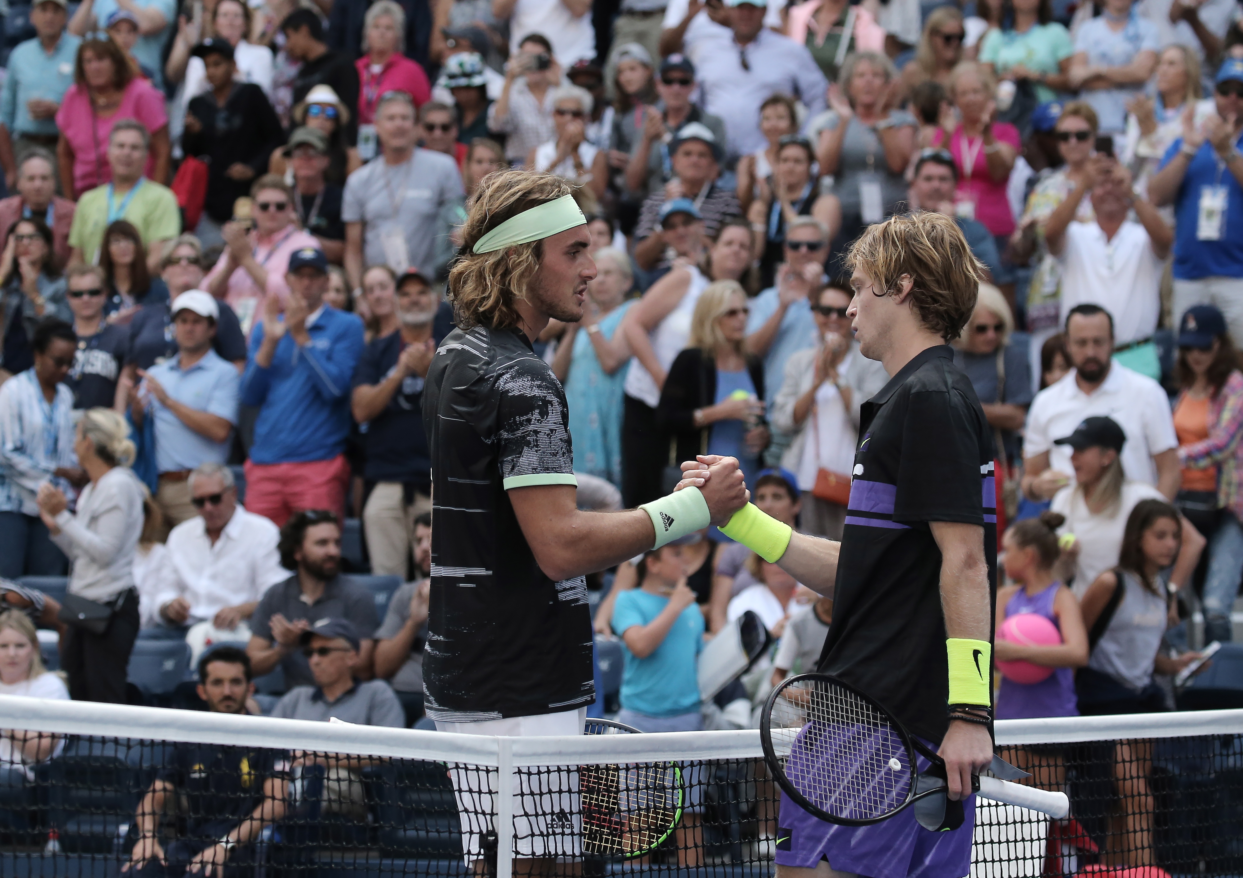 IM体育官网-关于意大利网球队险胜西班牙网球队,西西帕斯打破历史纪录的信息