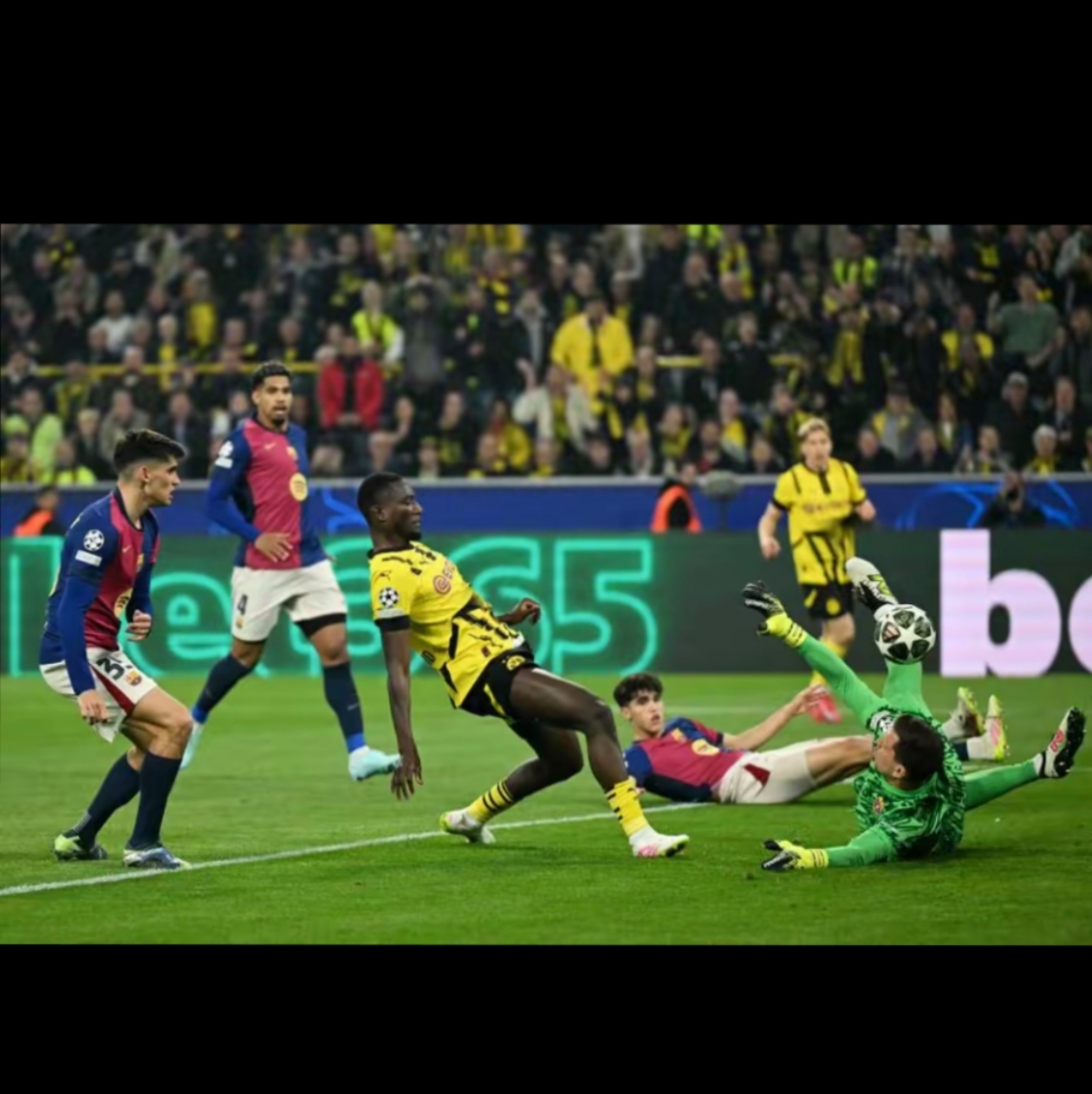 IM体育社区互动入口-包含多特蒙德客场遭遇纽伦堡,卫冕冠军面临硬仗的词条