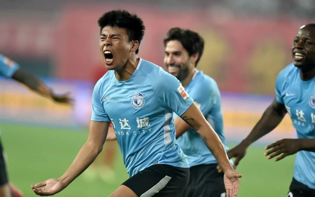 IM体育app-大连一方客场大胜,取得胜利保持领先的简单介绍