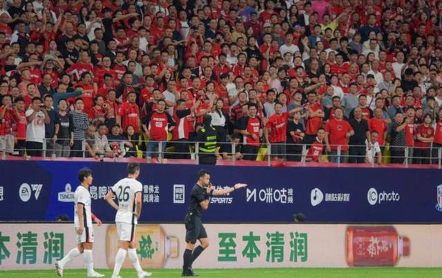 IM体育官方网-双方球队在赛场上上演了一场令人难忘的较量