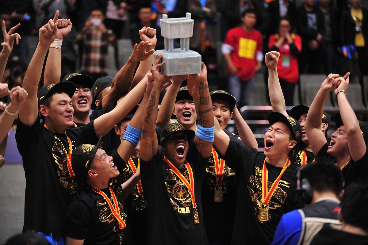 IM体育-劲爆内幕!比赛中球员技术大放异彩的简单介绍