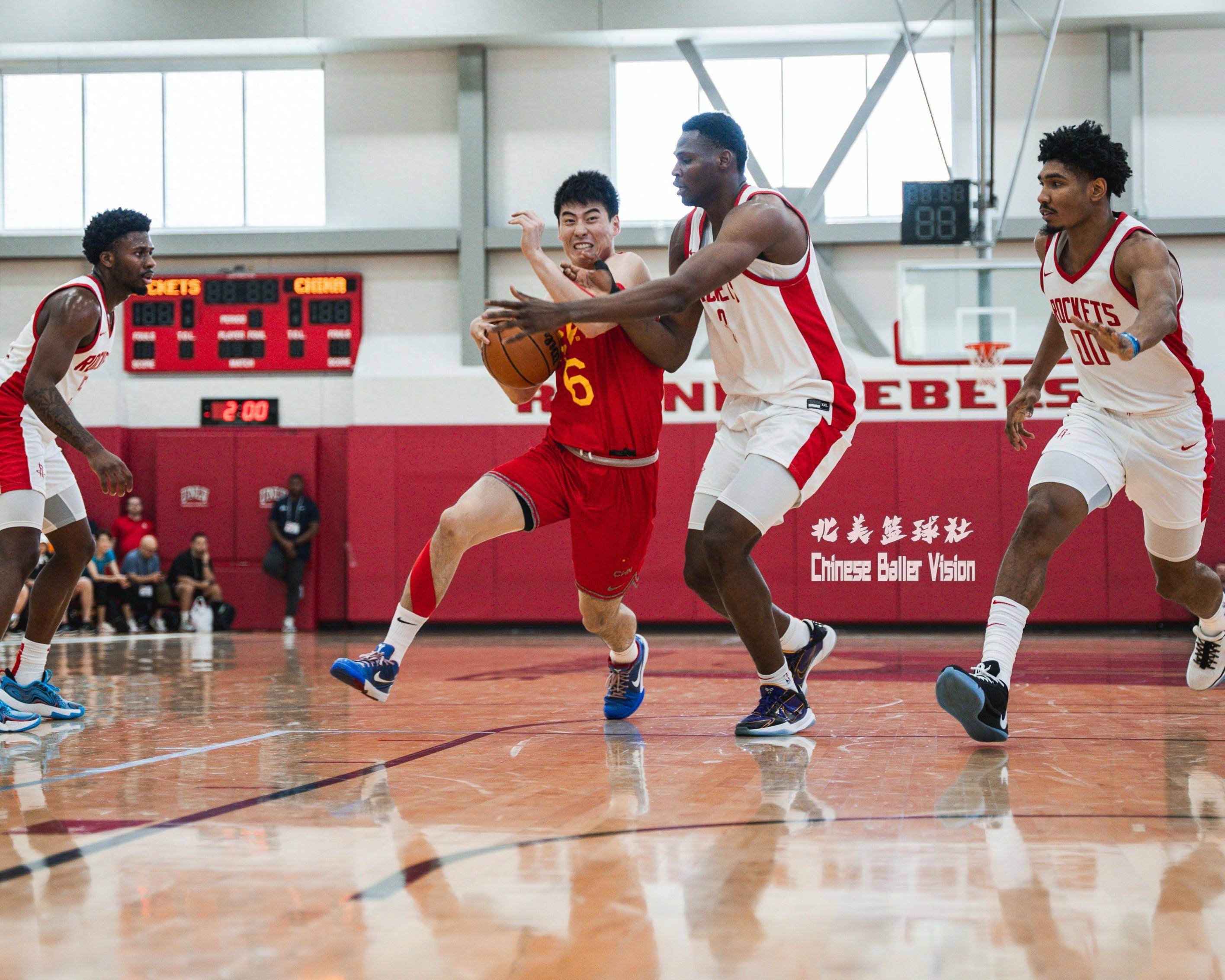 IM体育官网-篮网横扫火箭，伦纳德带队取胜